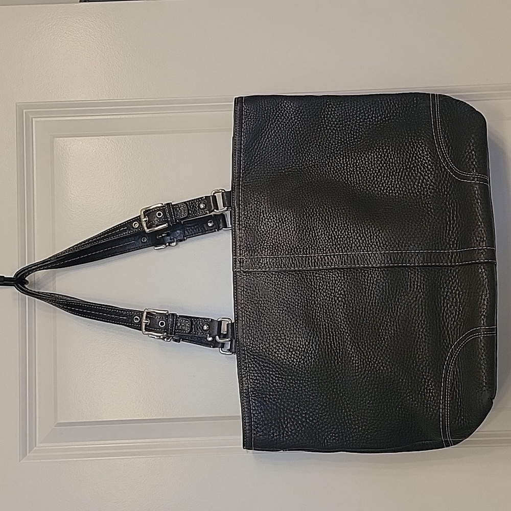 Coach pebbled leather tote/handbag - Picture 2 of 6